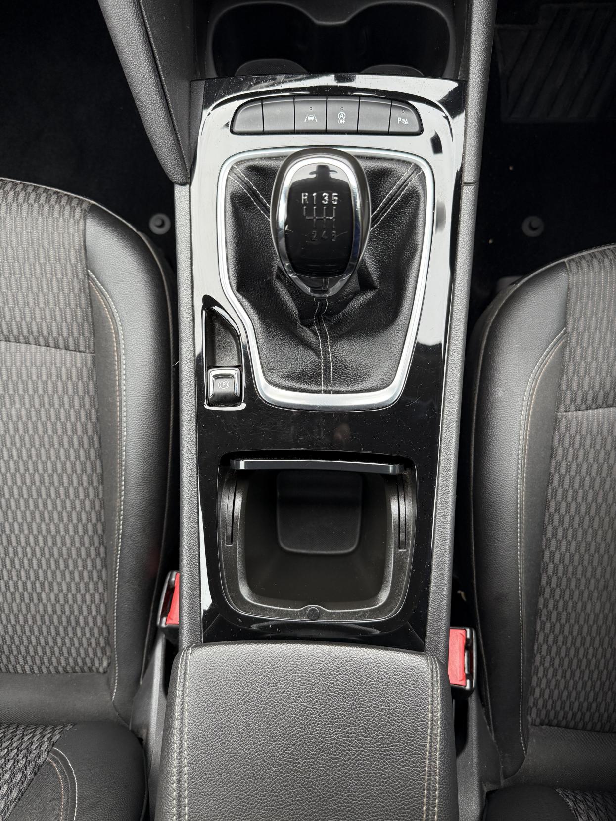 Vauxhall Insignia 1.6 Turbo D ecoTEC BlueInjection Tech Line Nav Grand Sport Euro 6 (s/s) 5dr