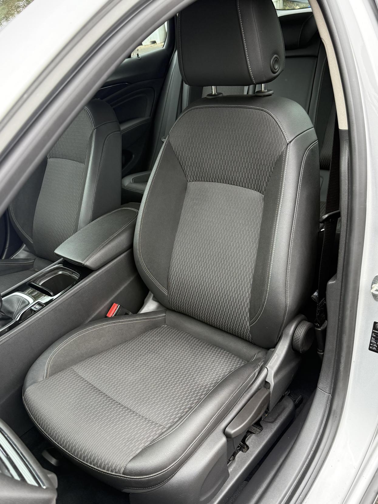 Vauxhall Insignia 1.6 Turbo D ecoTEC BlueInjection Tech Line Nav Grand Sport Euro 6 (s/s) 5dr