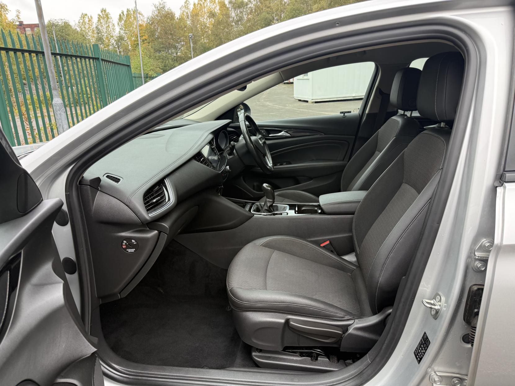 Vauxhall Insignia 1.6 Turbo D ecoTEC BlueInjection Tech Line Nav Grand Sport Euro 6 (s/s) 5dr