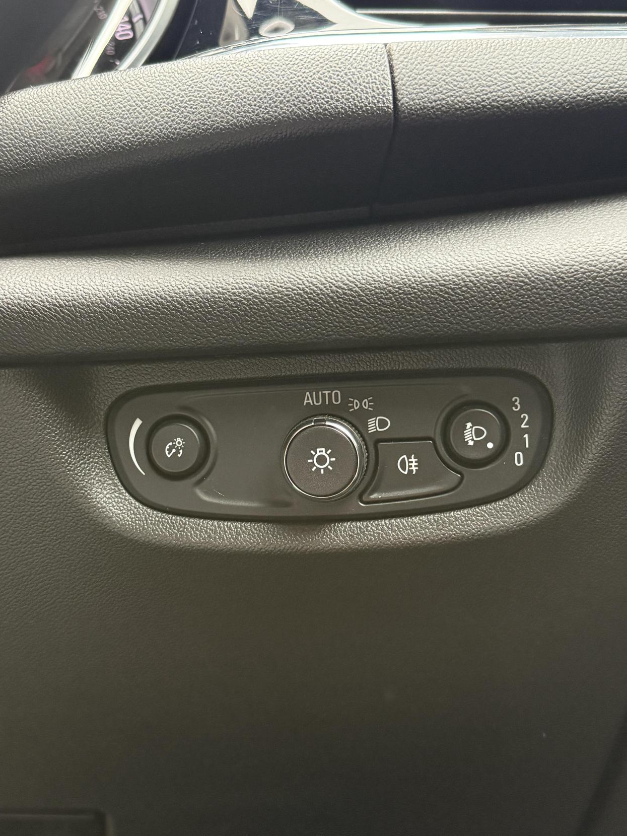 Vauxhall Insignia 1.6 Turbo D ecoTEC BlueInjection Tech Line Nav Grand Sport Euro 6 (s/s) 5dr