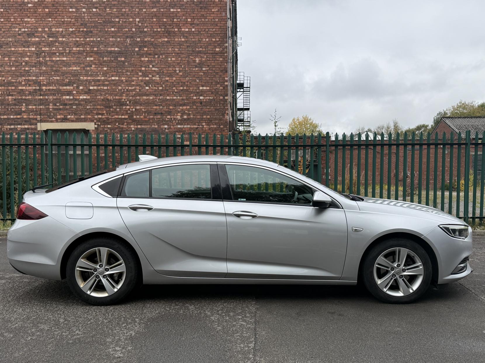 Vauxhall Insignia 1.6 Turbo D ecoTEC BlueInjection Tech Line Nav Grand Sport Euro 6 (s/s) 5dr